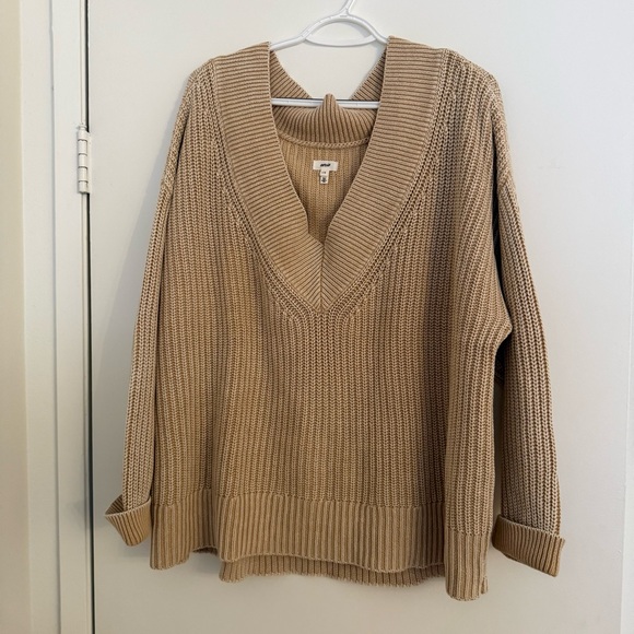 Aerie V-Neck Beige Knit Sweater - Picture 2 of 9